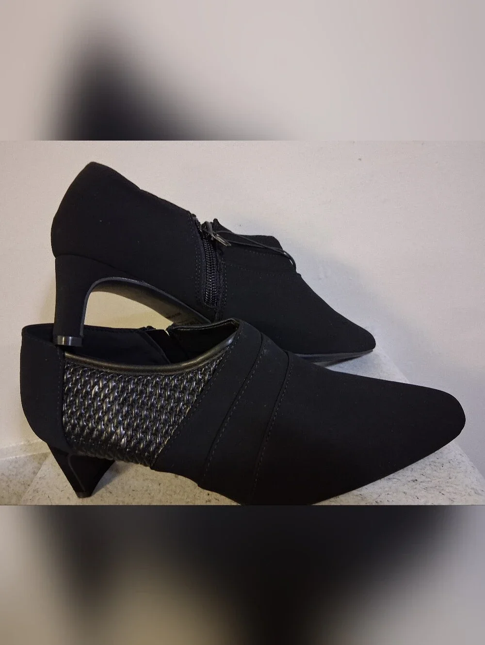 NWT ANDIAMO Black Ankle Boots